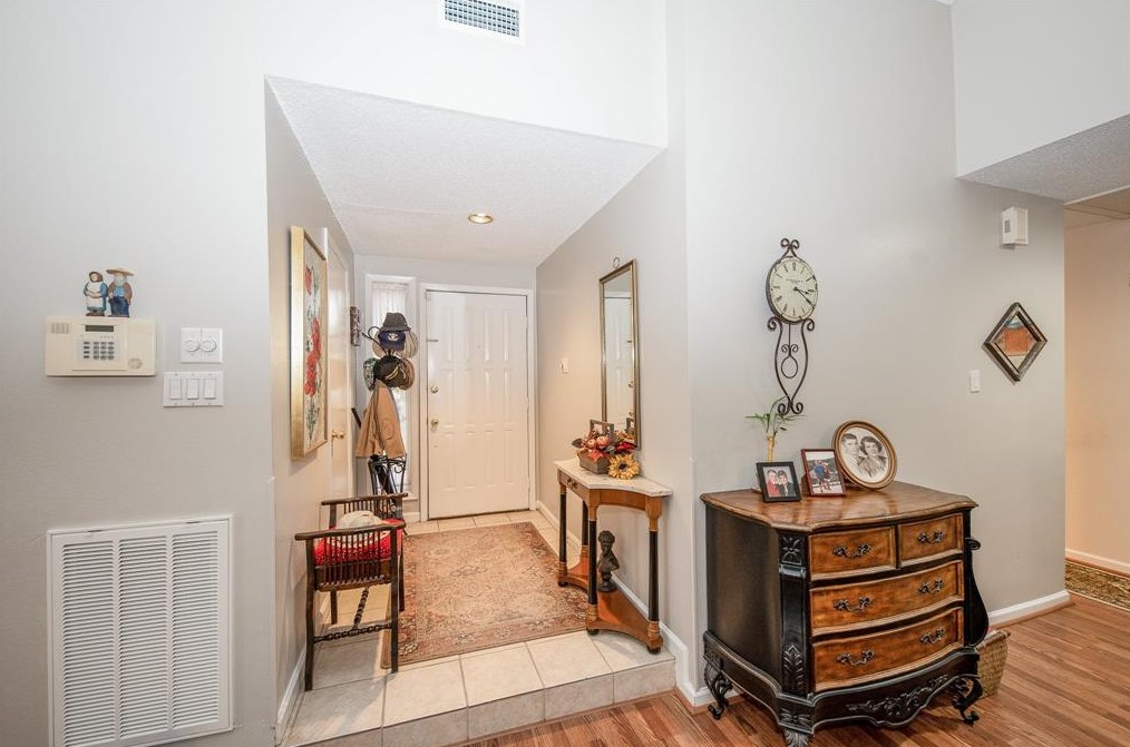 1919 Vinces Brg, Sugar Land TX 77478-4255 exterior