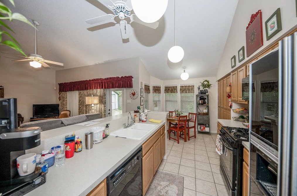 1919 Vinces Brg, Sugar Land TX 77478-4255 exterior