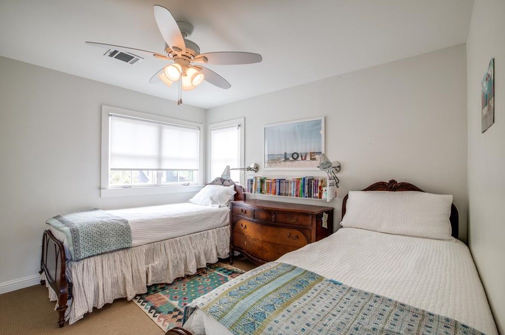 302 13 St, Houston TX  77008-7145 exterior