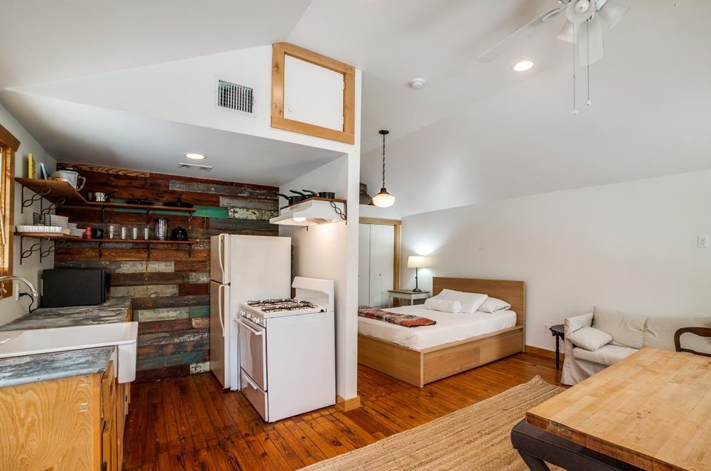 302 13 St, Houston TX  77008-7145 exterior