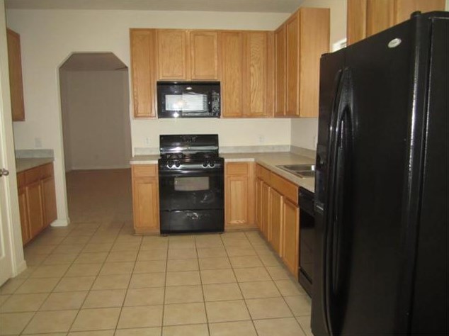 6702 Castle Terrace Ct, Spring TX  77379-5183 exterior
