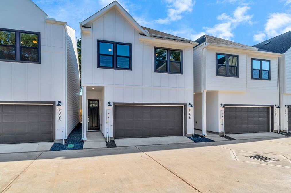 2355 Hoskins Dr, Houston TX  77080-5426 exterior