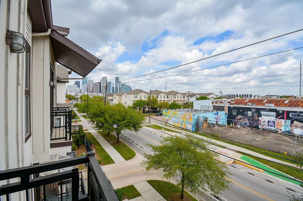 2814 Polk St, Houston TX  77023-1102 exterior