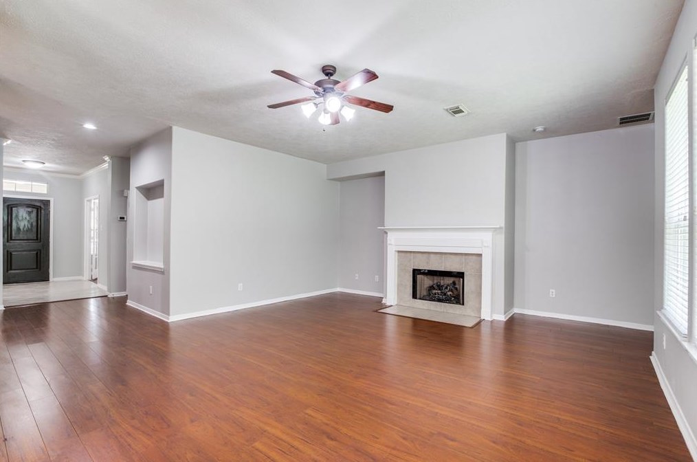 2106 Long Trl Path Ct, Spring TX 77373-7646 exterior