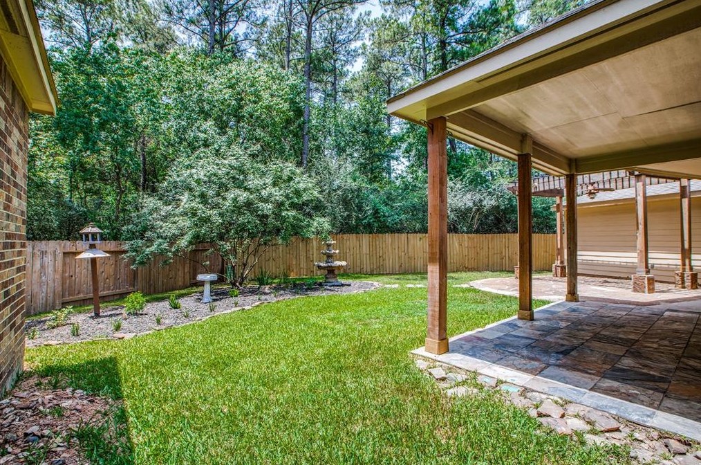 2106 Long Trl Path Ct, Spring TX 77373-7646 exterior