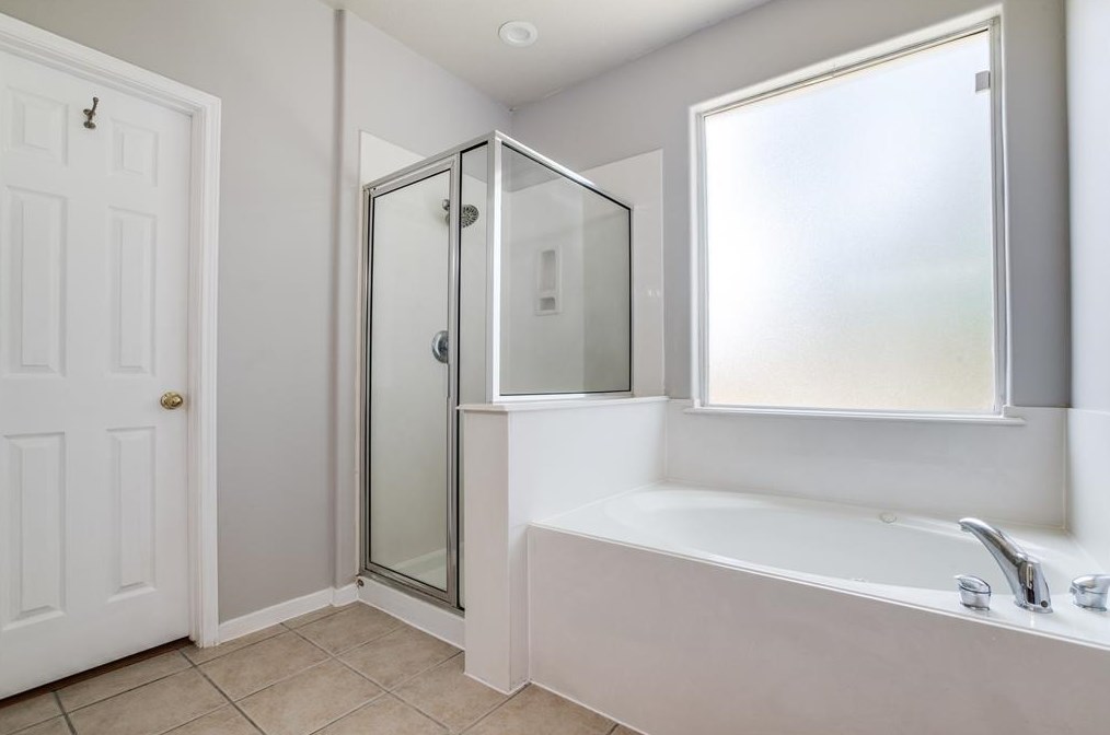 2106 Long Trl Path Ct, Spring TX 77373-7646 exterior