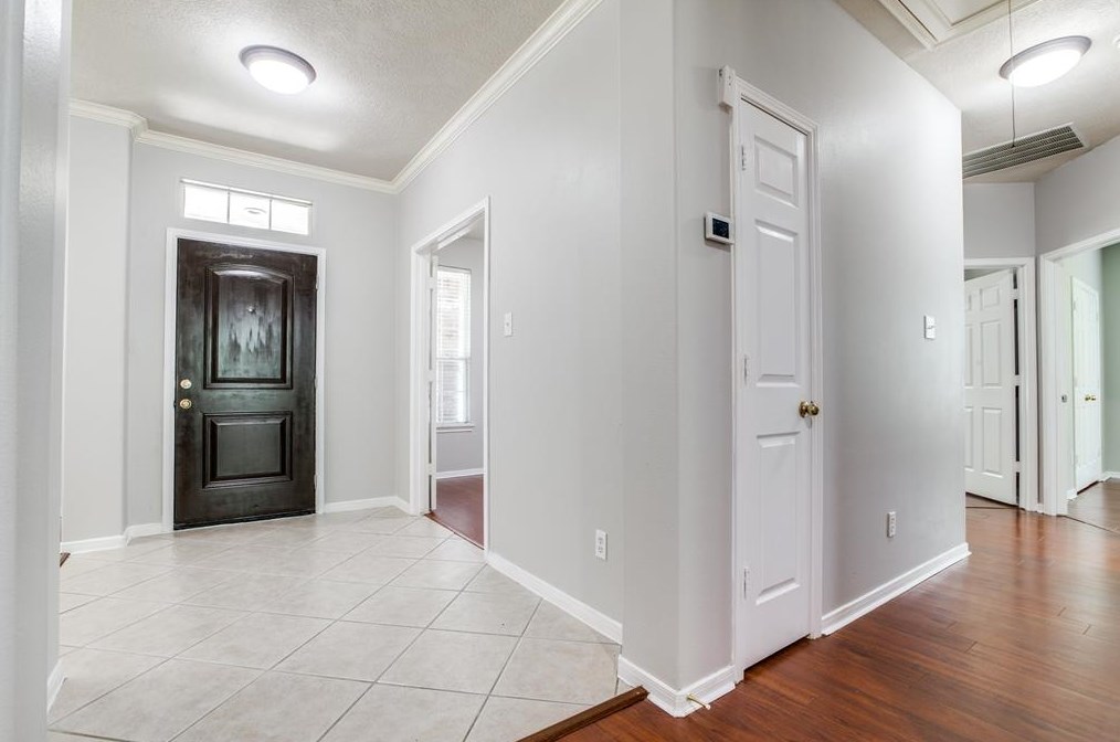 2106 Long Trl Path Ct, Spring TX 77373-7646 exterior