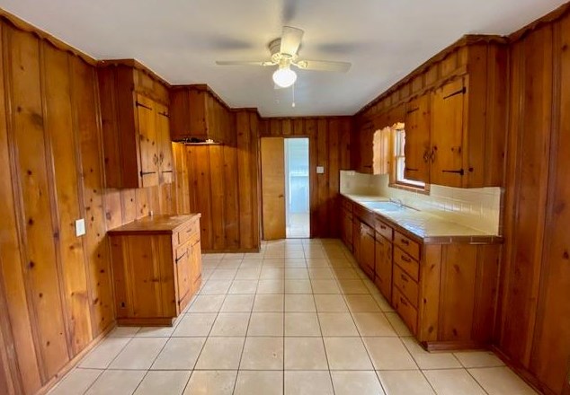 1708 Mississippi St, Baytown TX  77520-6326 exterior