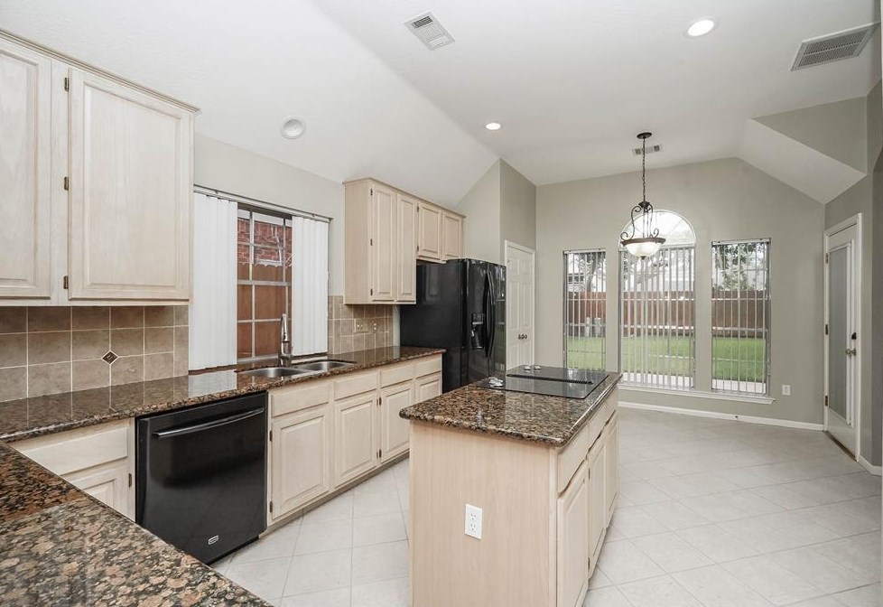 17219 Crown Mdw Ct, Houston TX  77095-4320 exterior