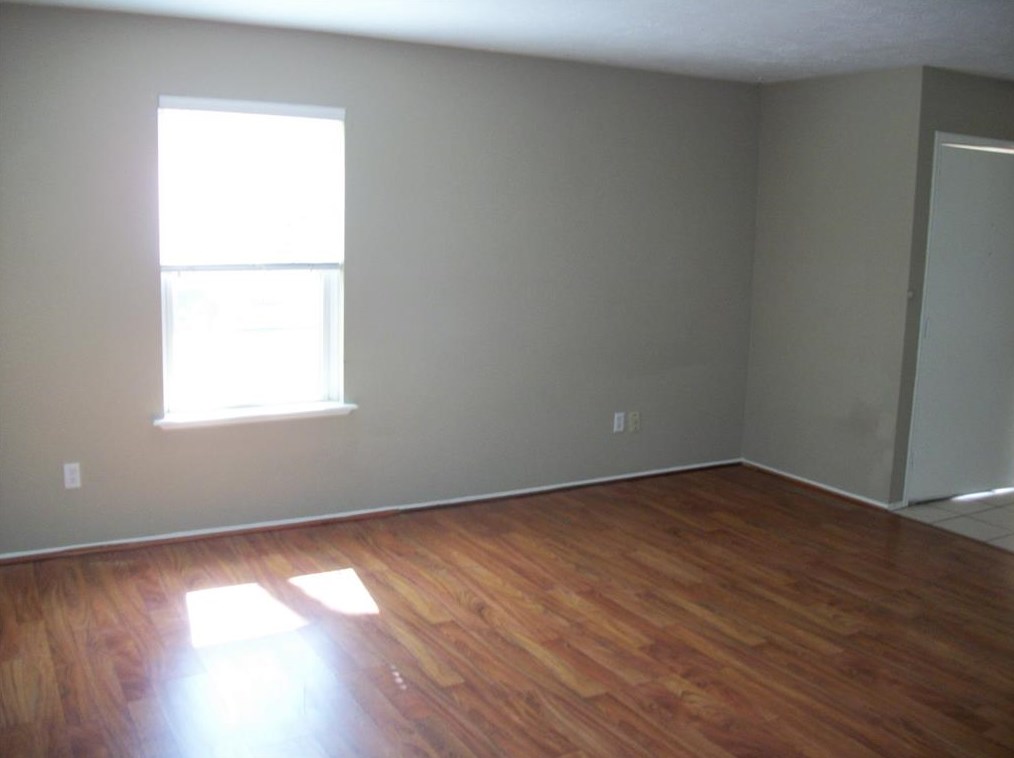 1011 Stoneleigh Ct, Tomball TX  77375-4915 exterior