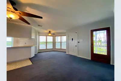 102 Redfish Drive, Freeport, TX 77541 - Photo 5