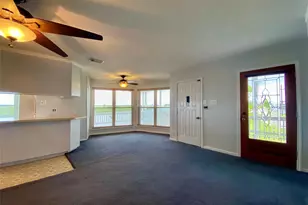 102 Redfish Dr, Freeport, TX 77541 - Photo 5