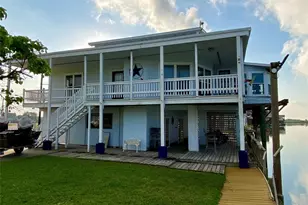 102 Redfish Dr, Freeport, TX 77541 - Photo 1