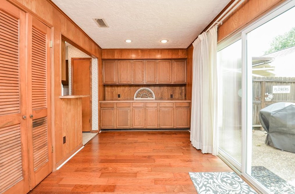 10137 Kemp Frst, Houston TX  77080-2509 exterior