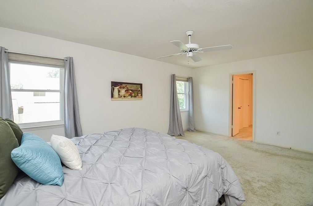 10137 Kemp Frst, Houston TX  77080-2509 exterior