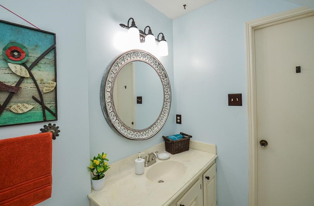 10137 Kemp Frst, Houston TX  77080-2509 exterior