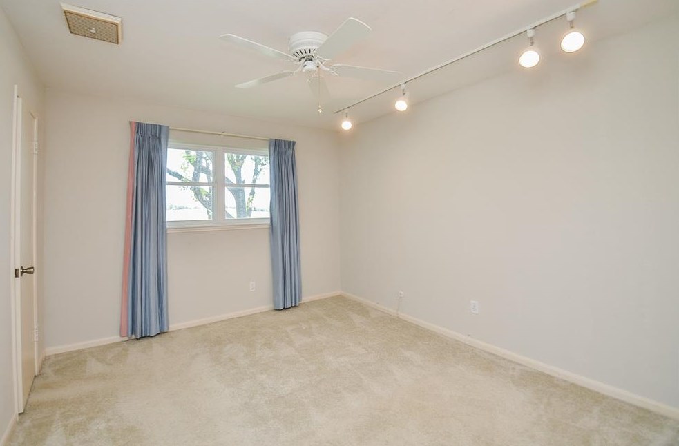 10137 Kemp Frst, Houston TX  77080-2509 exterior