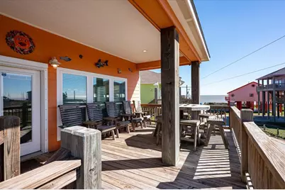 974 S Stingaree Drive, Crystal Beach, TX 77650 - Photo 3