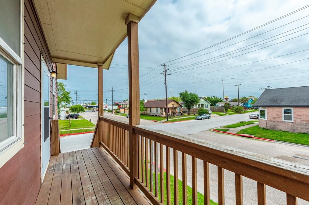 1101 54th St, Galveston TX  77551-4404 exterior