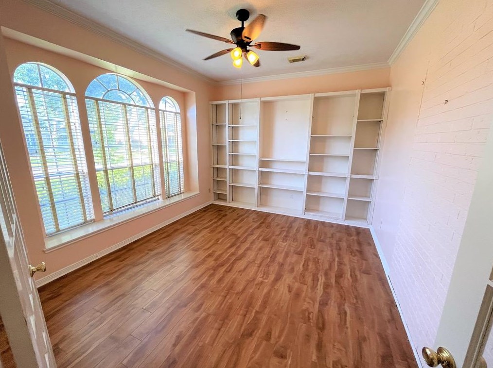 14947 Tramore Dr, Houston TX  77083-5804 exterior