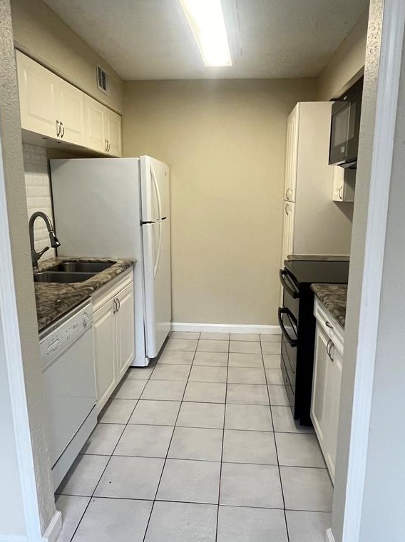 12006 Mighty Oak Dr, Houston TX  77066-2839 exterior