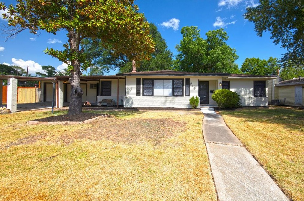 515 Mobile Dr, Pasadena TX  77506-1718 exterior