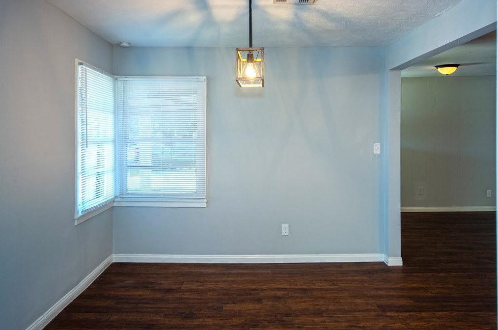 515 Mobile Dr, Pasadena TX 77506-1718 exterior