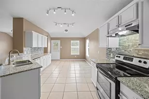 9510 Barr Spring Dr, Humble, TX 77396 - Photo 11