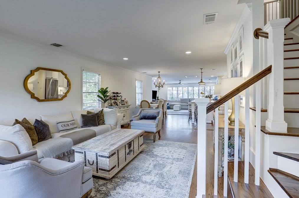 1446 Althea Dr, Houston TX  77018-5118 exterior