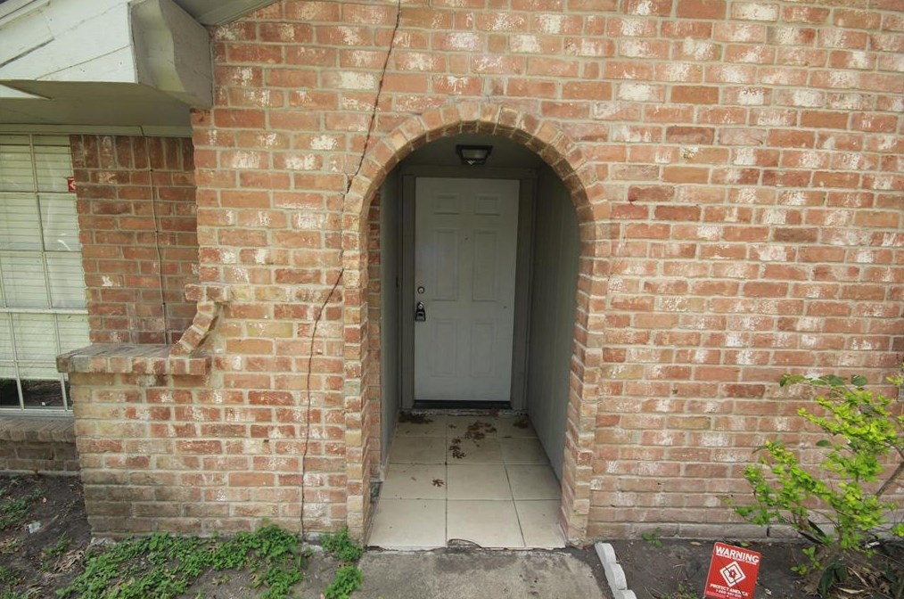 7623 Alperton Dr, Houston TX  77088-5623 exterior