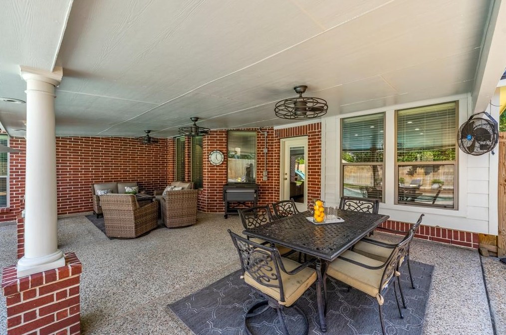 15811 Maple Shr Dr, Houston TX  77044-4485 exterior