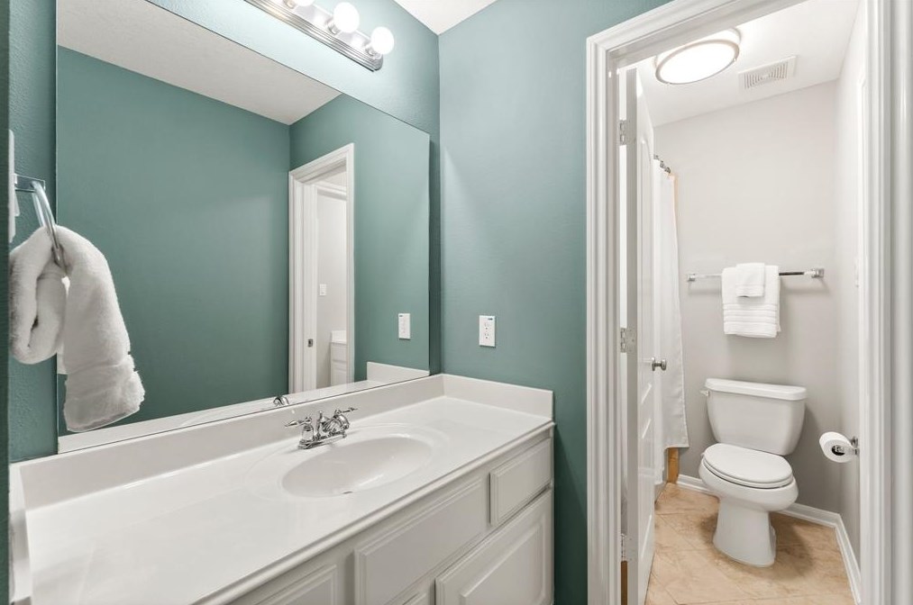 15811 Maple Shr Dr, Houston TX  77044-4485 exterior