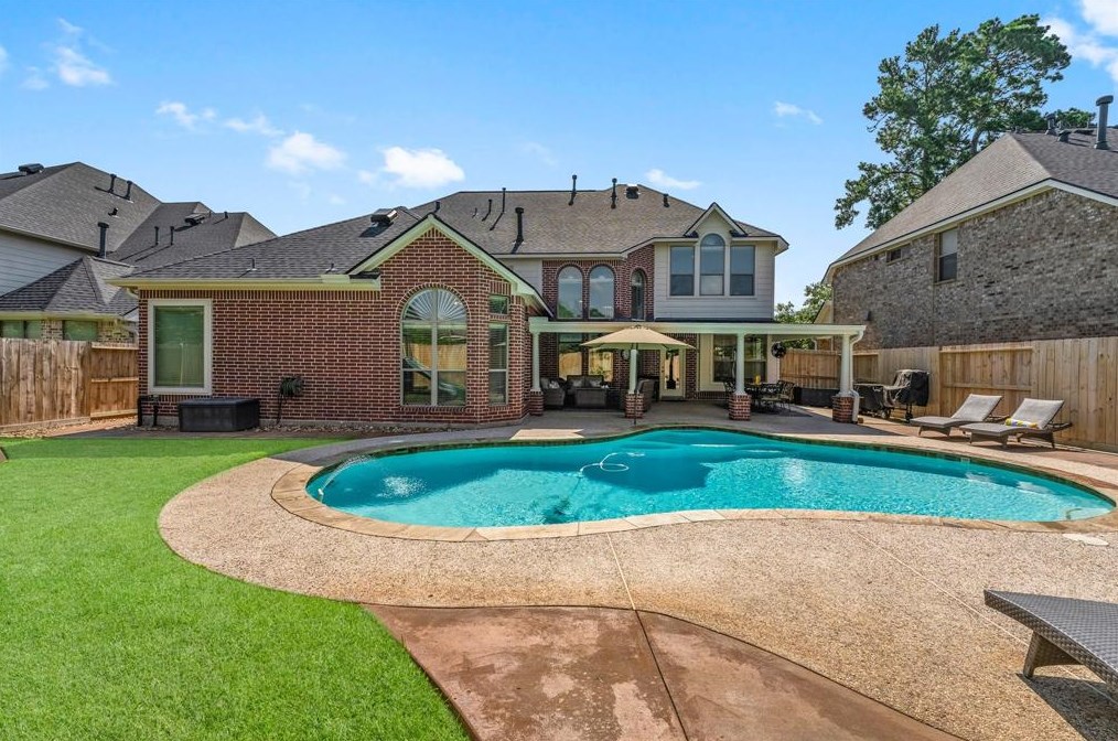15811 Maple Shr Dr, Houston TX  77044-4485 exterior