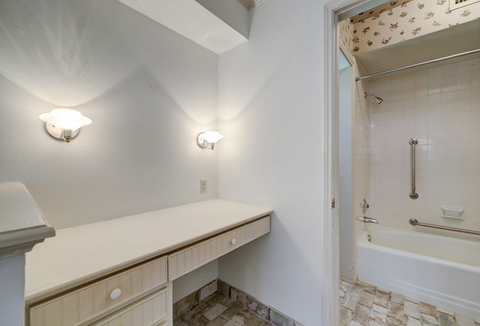 12719 Pebblebrook Dr, Houston TX  77024-4024 exterior