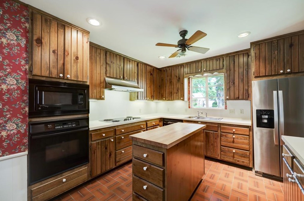 12719 Pebblebrook Dr, Houston TX  77024-4024 exterior