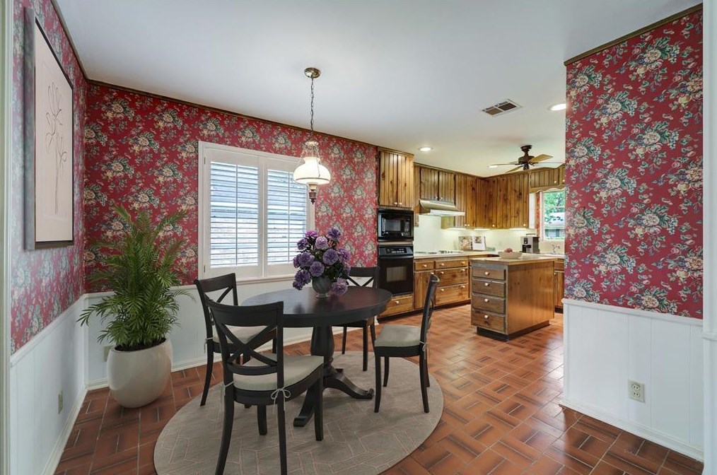 12719 Pebblebrook Dr, Houston TX  77024-4024 exterior