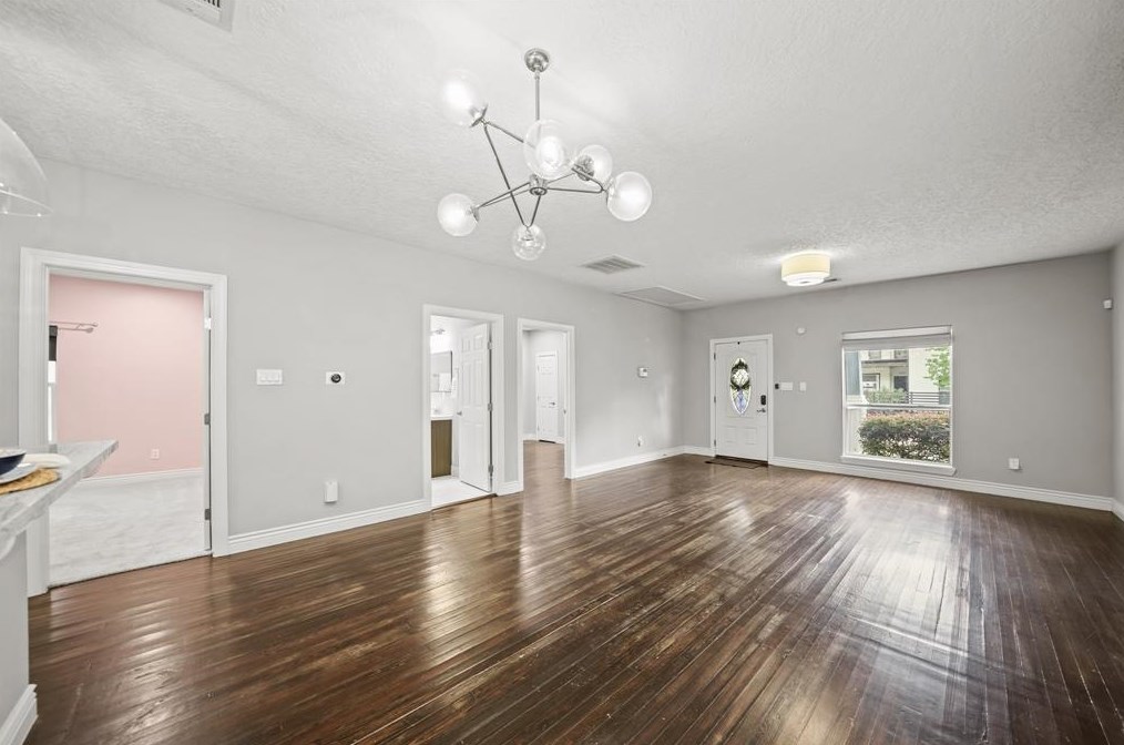 1226 Welch, Houston TX  77006-1308 exterior