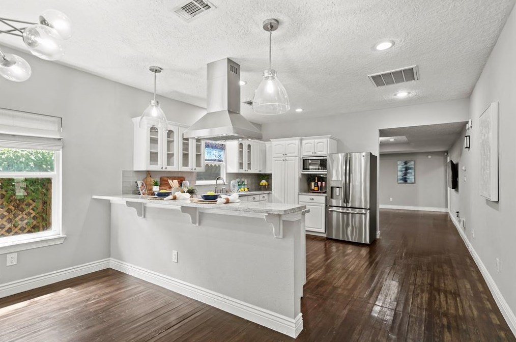 1226 Welch, Houston TX  77006-1308 exterior