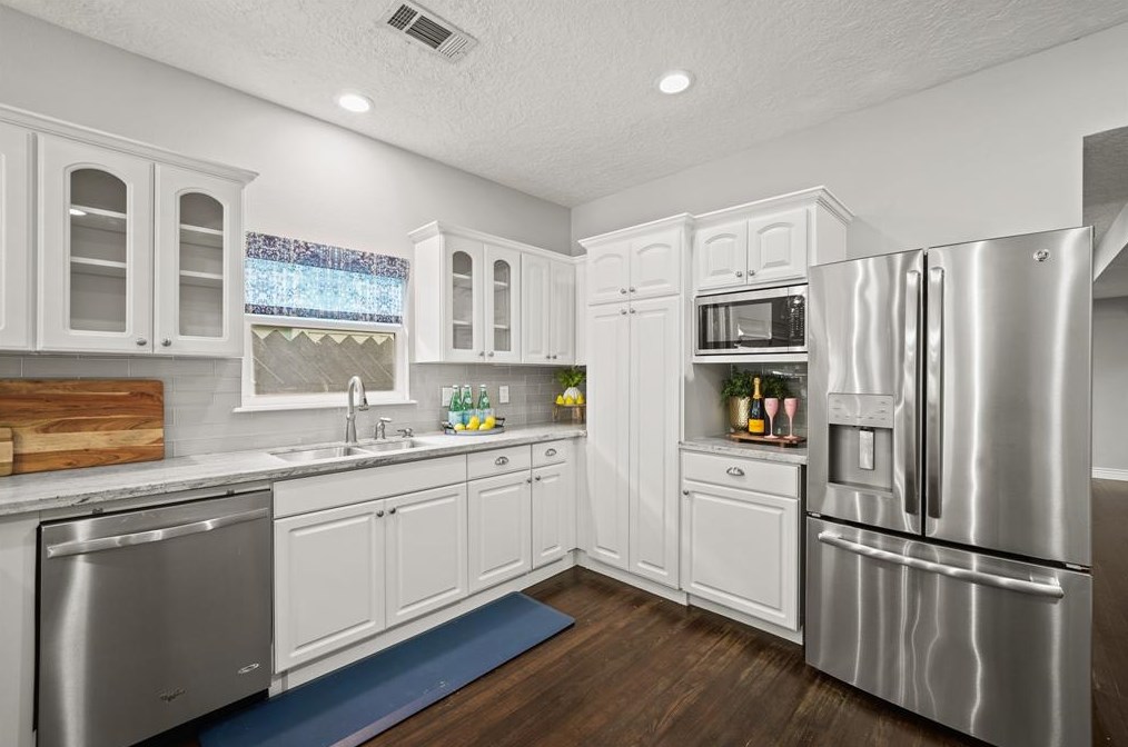 1226 Welch, Houston TX  77006-1308 exterior