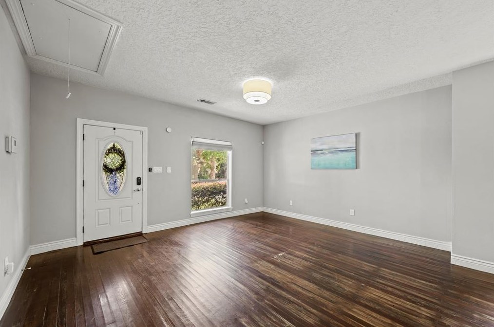 1226 Welch, Houston TX  77006-1308 exterior