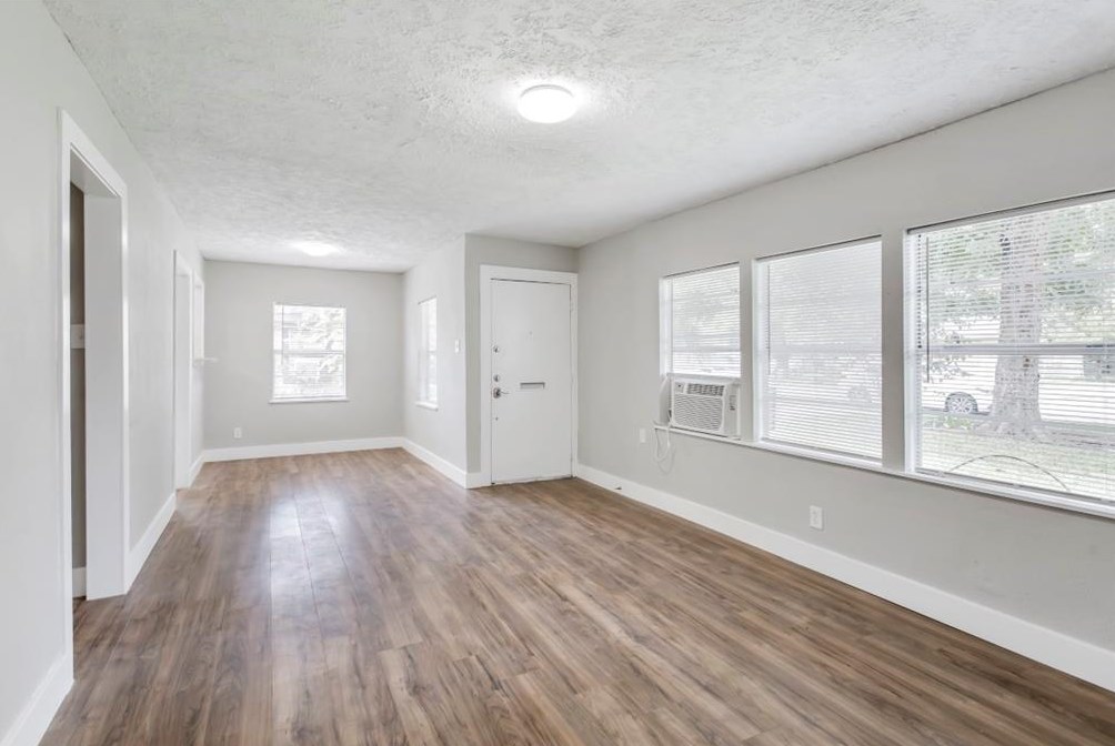 5206 Rapido, Houston TX  77033-2640 exterior