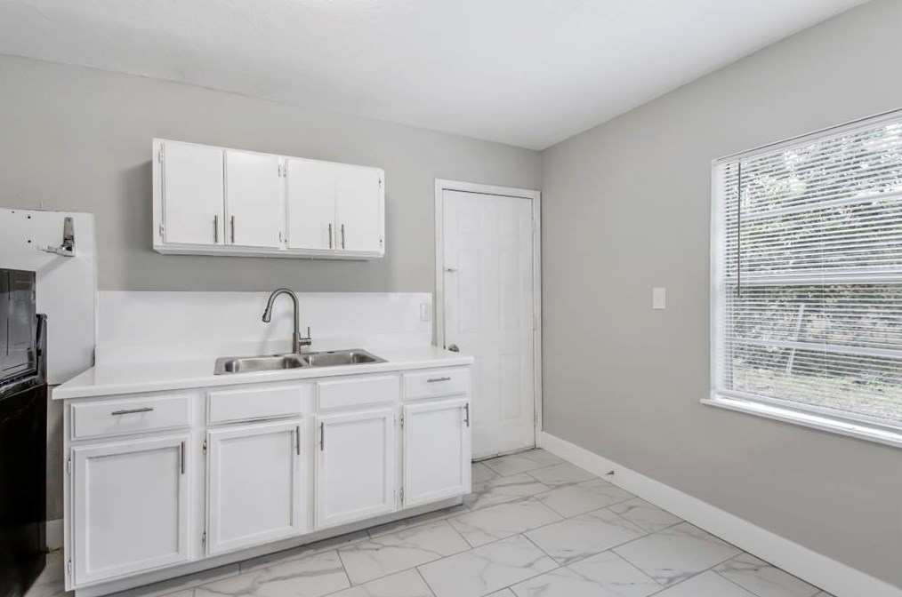 5206 Rapido, Houston TX  77033-2640 exterior