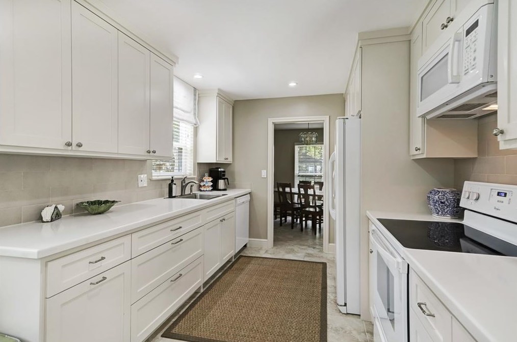 5931 Portal Dr, Houston TX  77096-5725 exterior