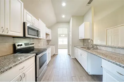 319 Dreamland Avenue, Crosby, TX 77532 - Photo 9