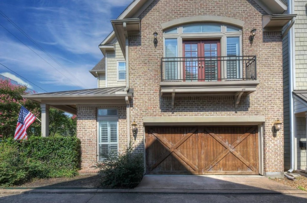 2028 Vermont St, Houston TX  77019-6192 exterior