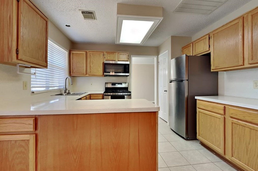 9018 Stoney Bend Dr, Spring TX  77379-6364 exterior