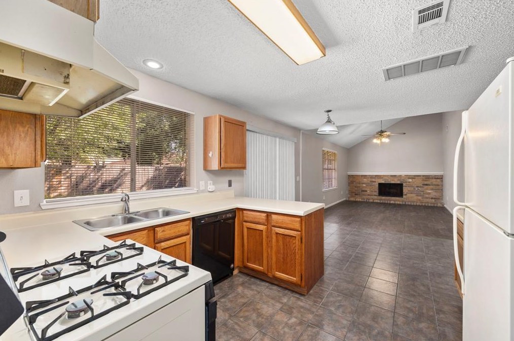 18066 Sagecroft Dr, Houston TX 77084-6724 exterior