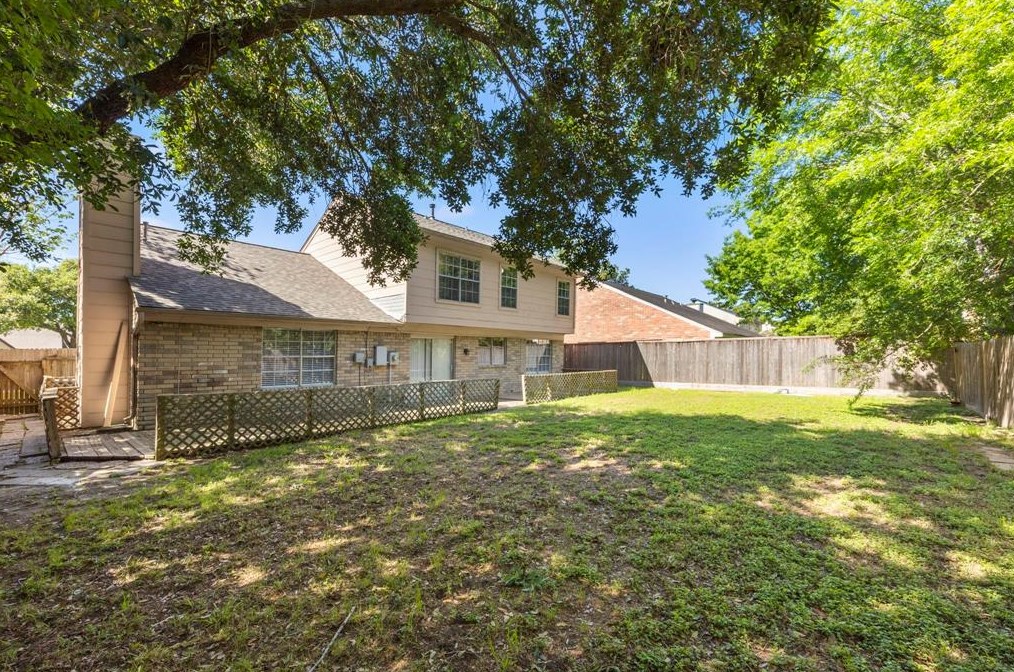 18066 Sagecroft Dr, Houston TX 77084-6724 exterior