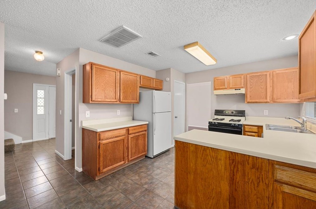 18066 Sagecroft Dr, Houston TX 77084-6724 exterior