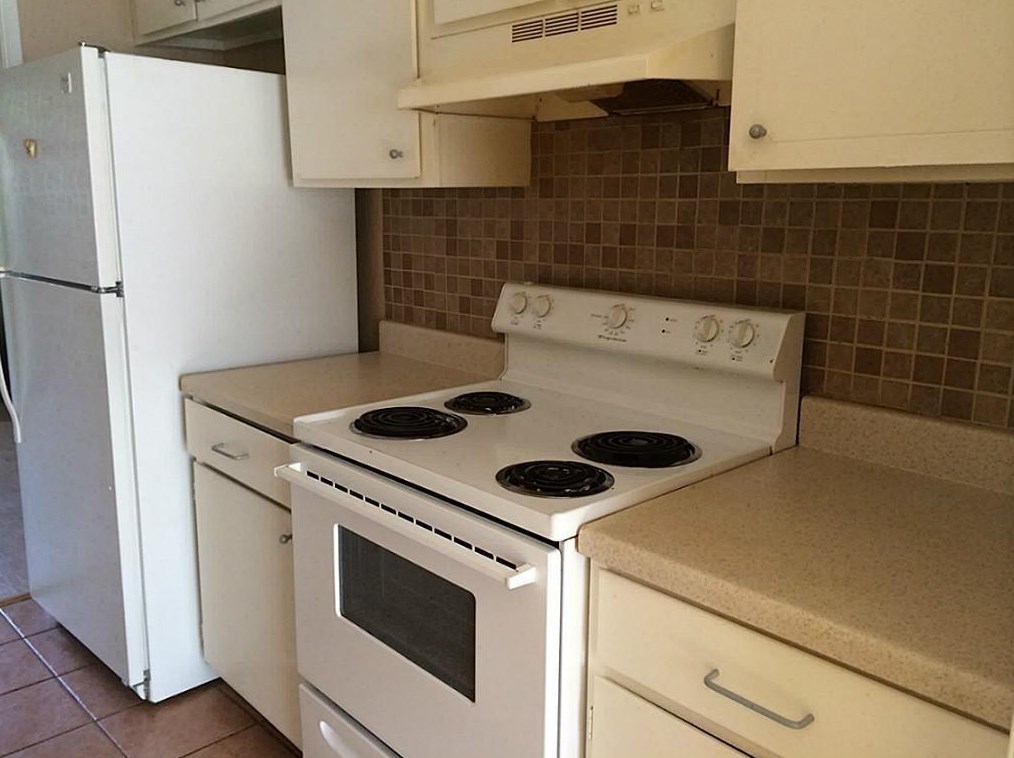 9032 Wilcrest Dr, Houston TX  77099-1848 exterior